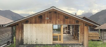 Stylish architect’s hut at the ski lift