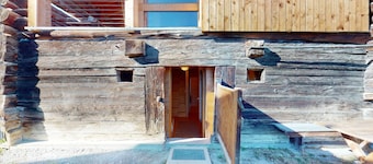 Mountain Cabin Mutten