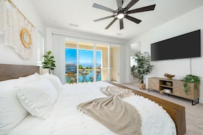 Room - Luxury Lake Front Home~ Terra Lago~ Pool ~ Games ~ Coachella (Indio)