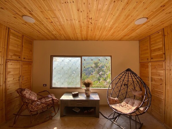 TV - The Oaks Farm, near Abu Mahmoud Rock Clift and on the Jordan trial (Anjarah city)