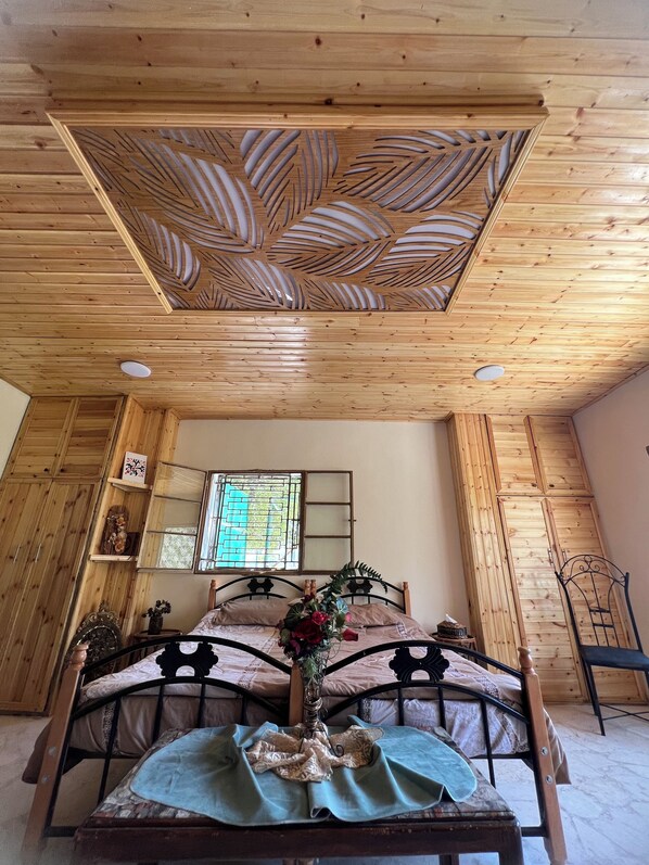 2 عدّة غرف نوم وواي فاي مجانًا وملاءات أسرّة