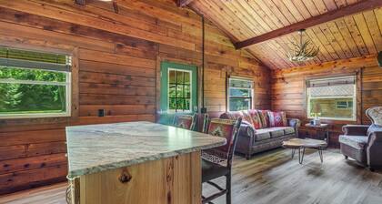 Cozy Log Cabin with Hot Tub