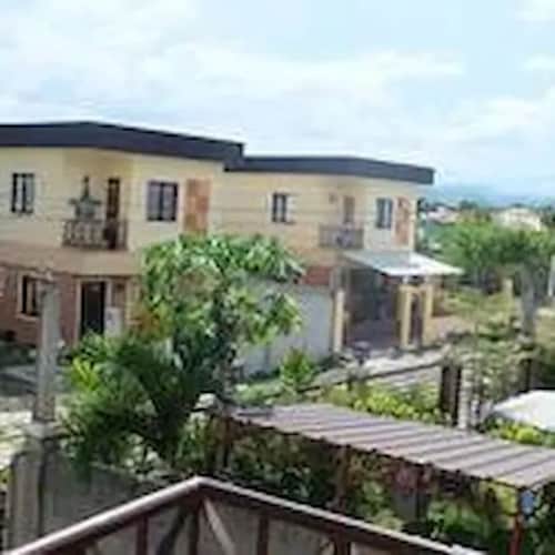 Pines Mansion II House