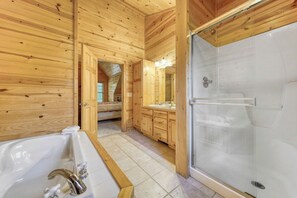 Baignoire, séchoir à cheveux