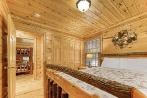 3 bedrooms, iron/ironing board, WiFi