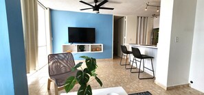 Interior - Oceanfront 2 Bedroom + Pool + Beach + Balcony + Parking (San Juan)