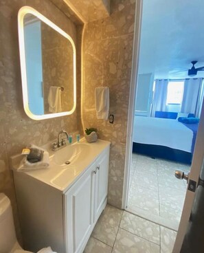 Hair dryer - Oceanfront 2 Bedroom + Pool + Beach + Balcony + Parking (San Juan)