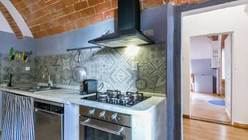 Frigorifero, forno, lavastoviglie, tostapane