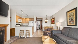Leilighet, 1 kingsize-seng med sovesofa (Pinnacle F14) | Oppholdsområde