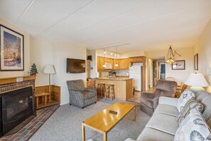 Condo, 1 King Bed with Sofa bed (Pinnacle A20) | Living area - Pinnacle A20 (Killington)
