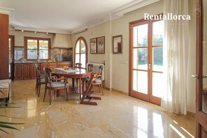 Interior - Finca Llum by Rentallorca (Manacor)