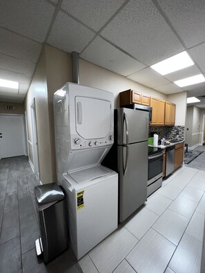 Microwave, oven, stovetop, dishwasher - Very Large Lofy - Free Parking- Perimeter UAB (Birmingham)