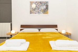 1 bedroom, iron/ironing board, WiFi, bed sheets - GuestHost - New! Coloured Flowers Apartment x4 (Torino)
