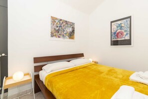1 habitación, tabla de planchar con plancha, wifi y ropa de cama 