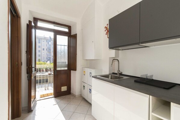 Fridge, microwave, stovetop, toaster