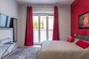 Iron/ironing board, internet, bed sheets
