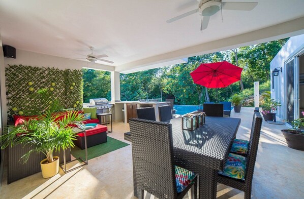 Outdoor dining