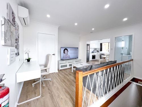 ⭐️⭐️⭐️⭐️⭐️ New 2 Bedrooms Apartment in Ingleburn 