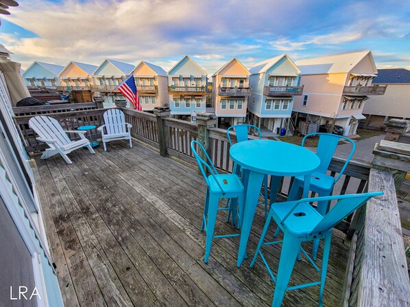 Outdoor dining - Wicked Smaaht - Cool Off with Pool Access (Surf City)