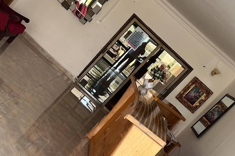 Animens Hotel Takoradi