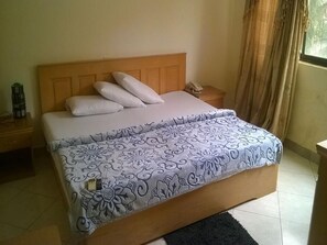 Double Room | Desk, laptop workspace, WiFi