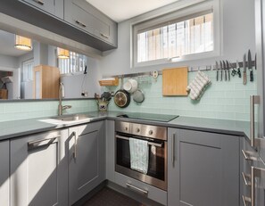 アパートメント (2 Bedrooms) | 専用キッチン | 大型冷蔵庫、電子レンジ、オーブン、コンロ