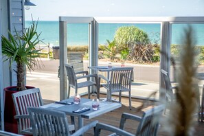 Terrace/patio - Hôtel Des Isles (Barneville-Carteret)