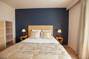 Standard Double Room | Pillow-top beds, individually furnished, blackout curtains - Hôtel Des Isles (Barneville-Carteret)