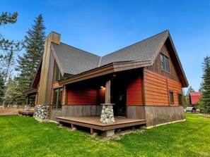 Exterior - Beautiful 4 Bedroom Cabin. Near Cascade Lake! (Donnelly)