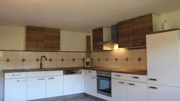 Kühlschrank, Herdplatte, Geschirrspüler