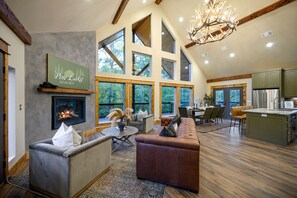 Smart TV, chimenea y videojuegos 