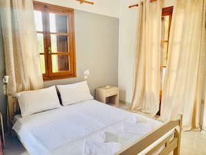 Basic Room | Free WiFi, bed sheets - Skopelos Inn (Skopelos)