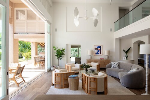 Island Style Elegance on a Beach Access