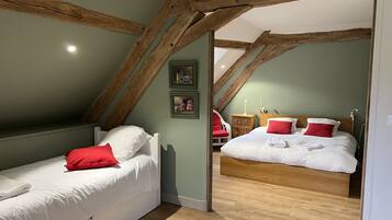 6 makuuhuonetta, ilmainen Wi-Fi, vuodevaatteet