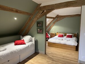 6 bedrooms, free WiFi, bed sheets