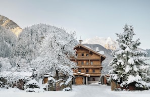 Front of property - Gut Stiluppe - Good Life Hotel (Mayrhofen)