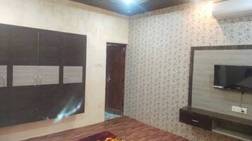 Double Room | Free WiFi