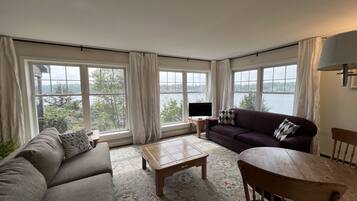 智能電視、足球機、乒乓球設施