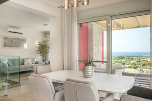 Dining - Casa Laura - Sky Lounge Villas (Svoronata)