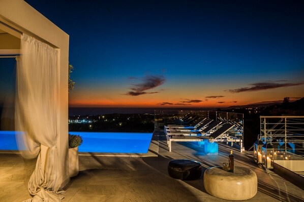 Outdoor pool - Casa Laura - Sky Lounge Villas (Svoronata)