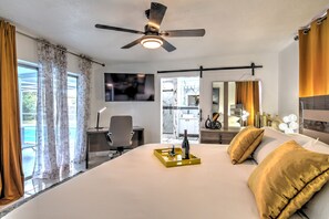 3 bedrooms, in-room safe, desk, iron/ironing board