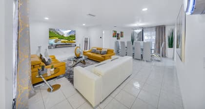 New Modern Retreat with King Bed /Heated Pool/ Grill/ only 8 miles to Beach!!!!