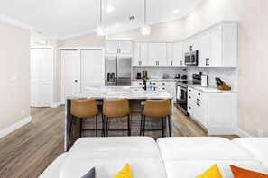 Interior - Alluring Luxury Oasis: Modern Comfort and Relaxation (Wellington)