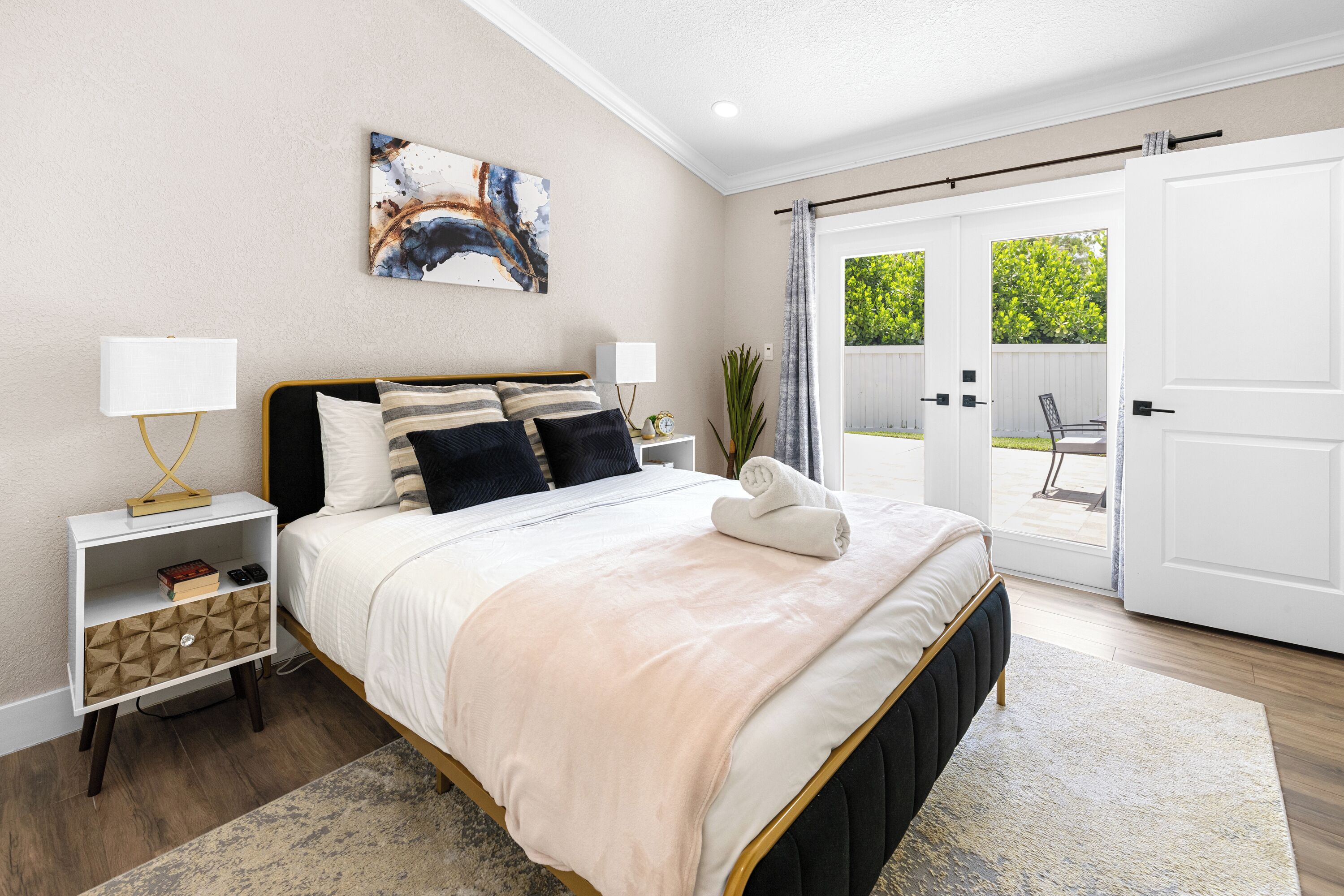 2 bedrooms, iron/ironing board, free WiFi, bed sheets