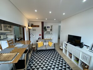 TV, books - Bermeoko Etxie The House of Bermeo (Bermeo)