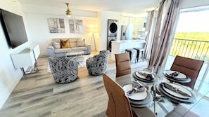 Interior - POSHPADZ -OceanView Villa-Resort Complex, Penthouse, Sleeps 4, Walk to Beach (Jupiter)