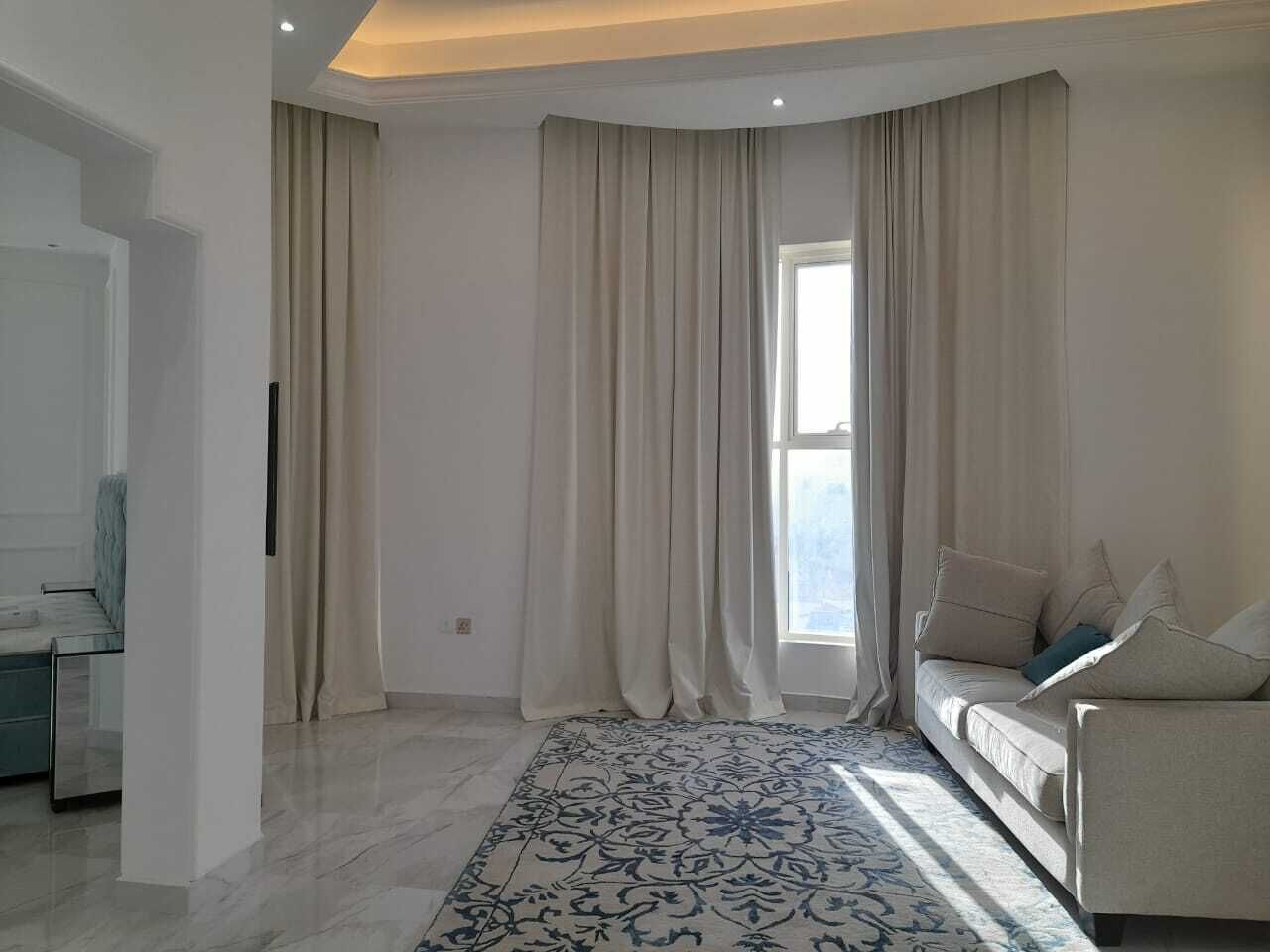 Familjevilla | Vardagsrum | 55-tums smart-tv med kabelkanaler och tv