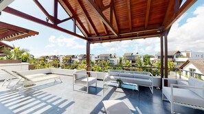 Property grounds - Penthouse with lagoon pool 100m from the beach. (Mont Choisy)