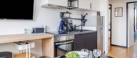 Fridge, microwave, oven, dishwasher