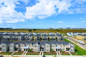 Exterior - Family Getaway/ Pool, Themed Rooms & Console (Davenport)